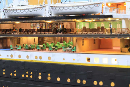 1/200 RMS Titanic Finished Model with Interior Structure – Museum-Grade Edition
