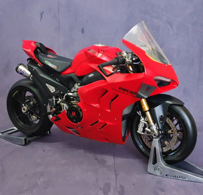 1/6 Ducati V4 Matte Red Motorcycle Resin Model | Over 310 Parts | 288-Link Metal Chain | Pre-order Available