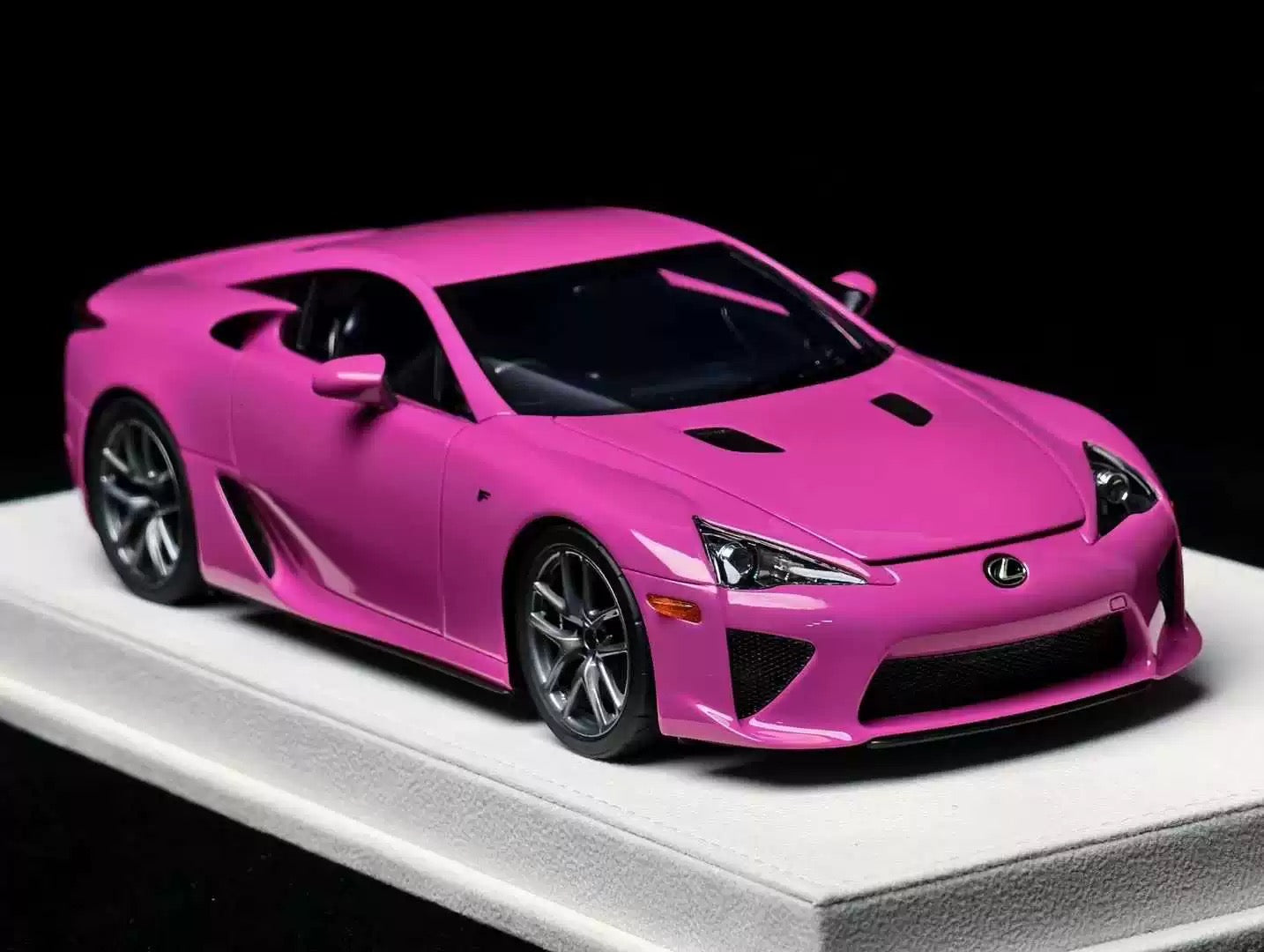Make Up 1/18 Lexus LFA 2010 Pink Resin Model