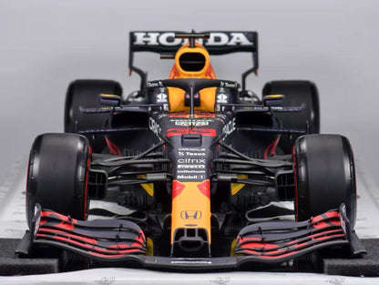 Amalgam 1/8 Red Bull Racing RB16B – 2021 Abu Dhabi Grand Prix F1 Model