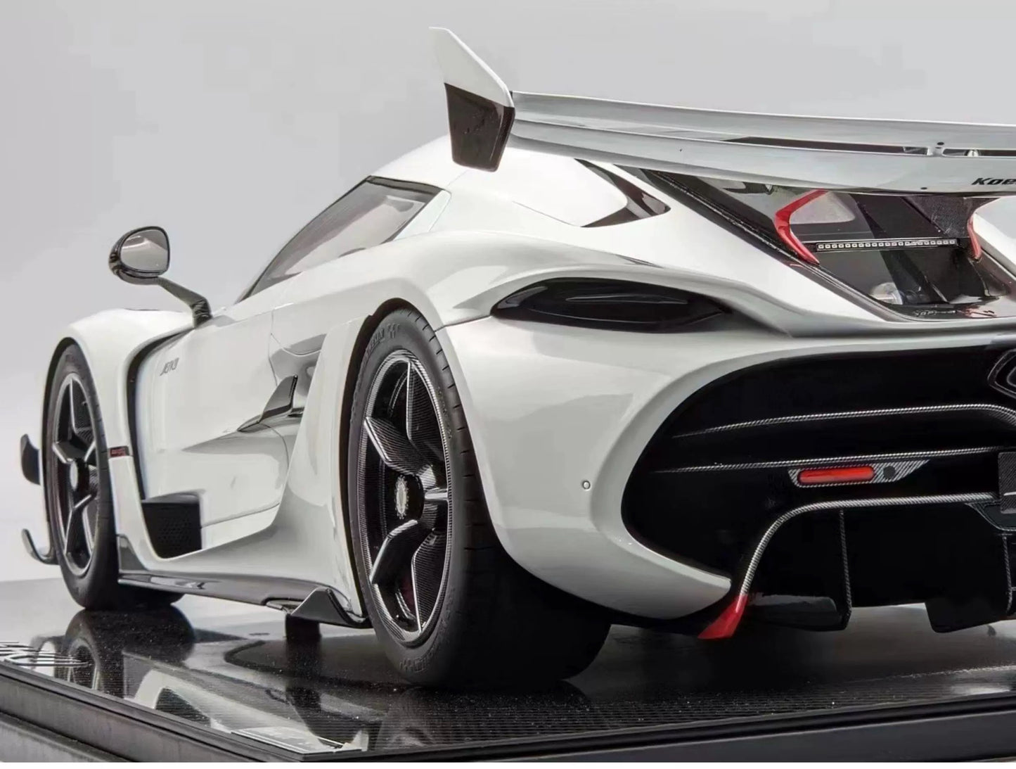 Frontiart 1:8 Koenigsegg Jesko Crystal White Resin Model with Display Case