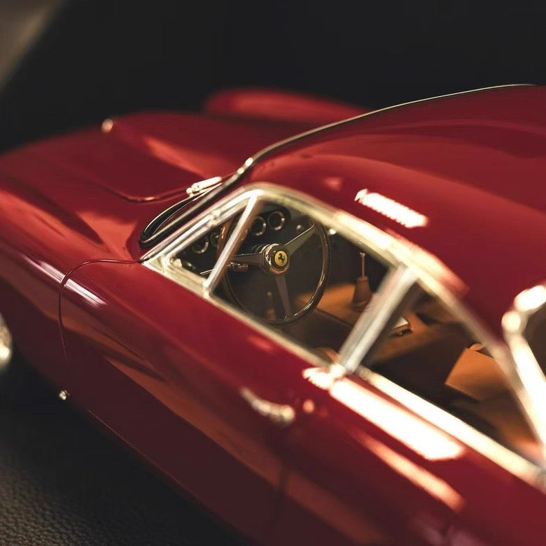 Amalgam 1/8 Ferrari 250 GT Lusso 1962 Resin Model