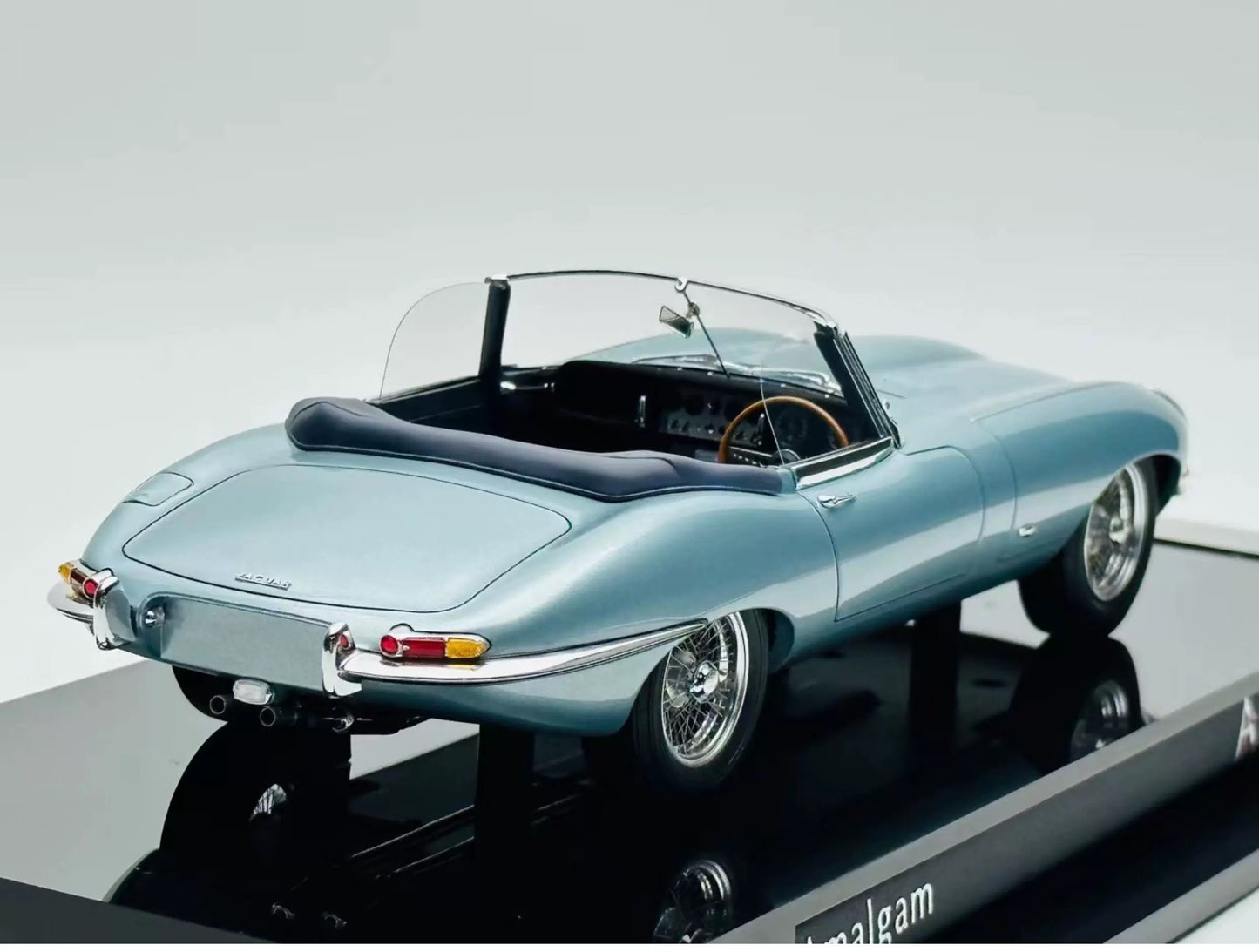 Amalgam 1/18 Jaguar E-Type Roadster Resin Model