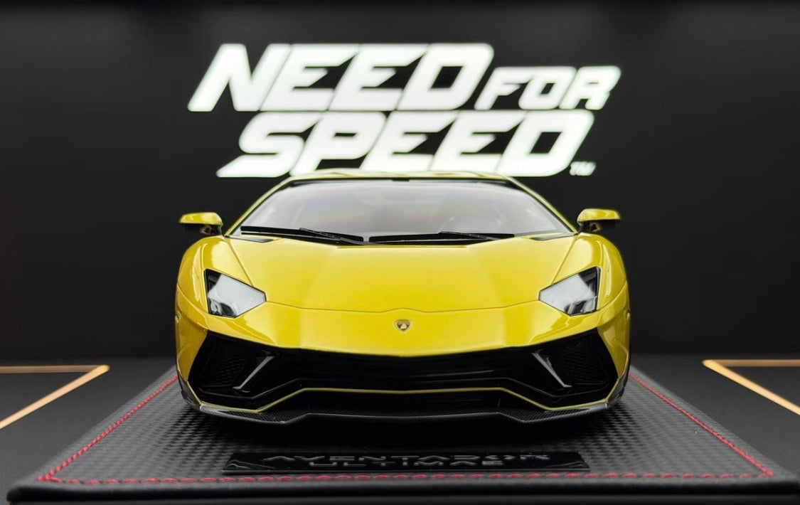 MR 1/18 Lamborghini Aventador LP780-4