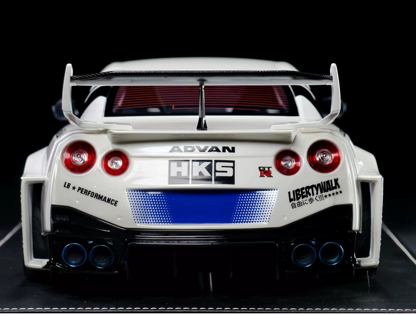 IVY 1/12 LB-Silhouette Works GT Nissan 35GT-RR Resin Model