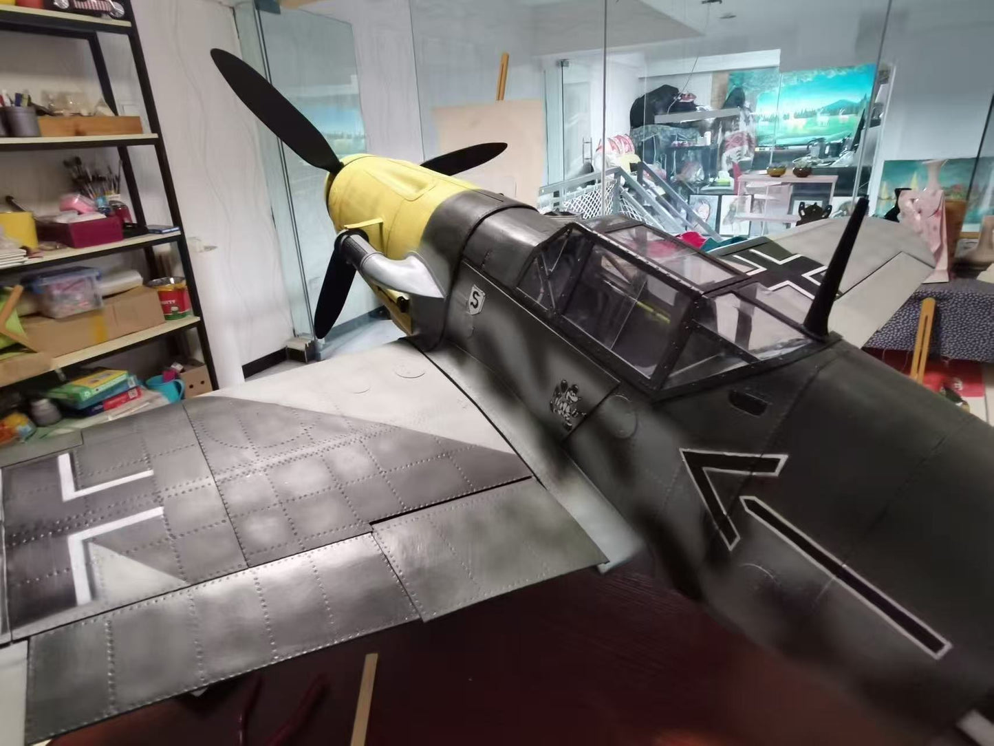 Pre-Order BF-109G-6 1/6 Scale Museum Display Cockpit Scene Hartmann / Galland Tribute Edition