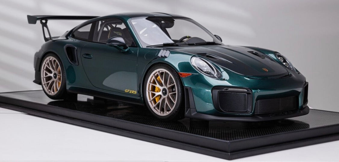 DMH 1/8 Porsche 911 GT2 RS Resin Model – Forest Green – Limited Edition – PN001P