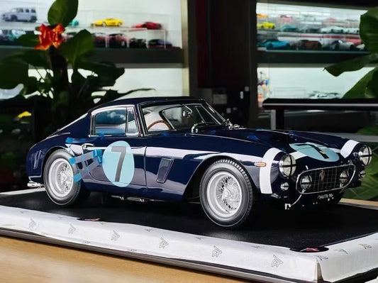 Amalgam 1/8 Ferrari 250 GTB SWB 1961 Resin Model