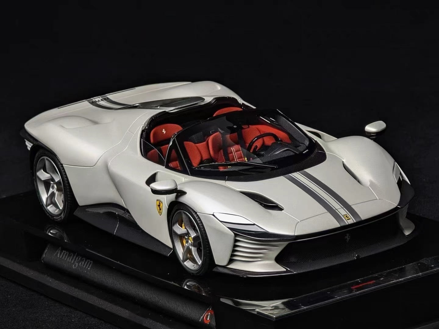 Amalgam 1/18 Ferrari Daytona SP3 Resin Model – Special Custom Edition