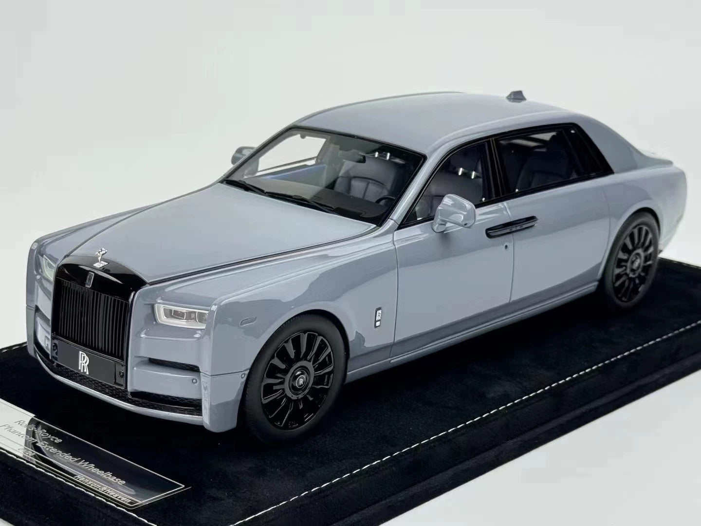 HH 1/18 Rolls-Royce Phantom Cement Grey Resin Model