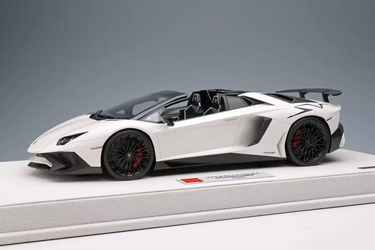 Make Up 1/18 Lamborghini Aventador LP750-4 SV Roadster Resin Model