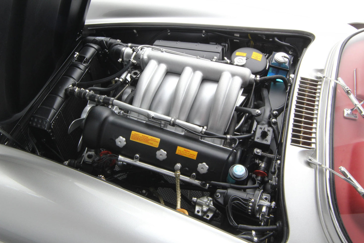 Amalgam 1/8 Mercedes-Benz 300SL – Silver Roadster Model | Air Shipping from China