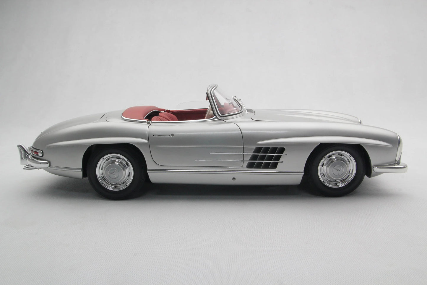 Amalgam 1/8 Mercedes-Benz 300SL – Silver Roadster Model | Air Shipping from China