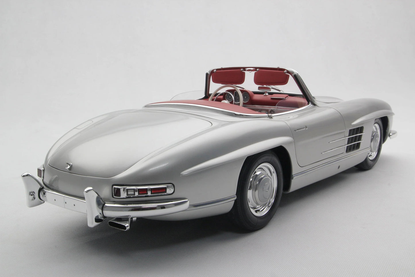 Amalgam 1/8 Mercedes-Benz 300SL – Silver Roadster Model | Air Shipping from China