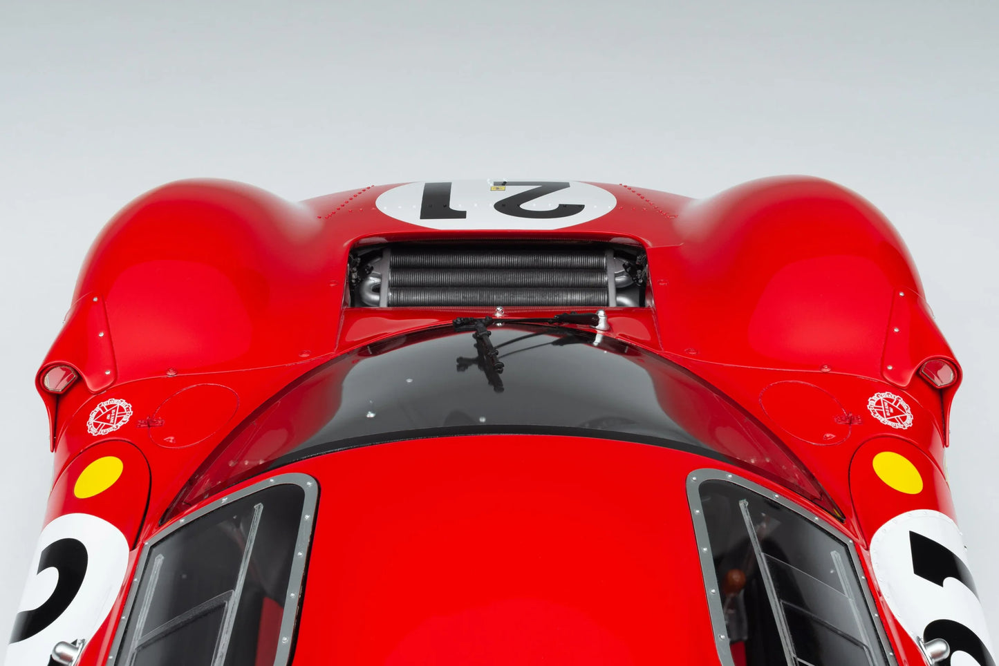 Amalgam 1/8 Ferrari 330 P4 #21 – 1967 Le Mans Race Car Model | Air Shipping from China