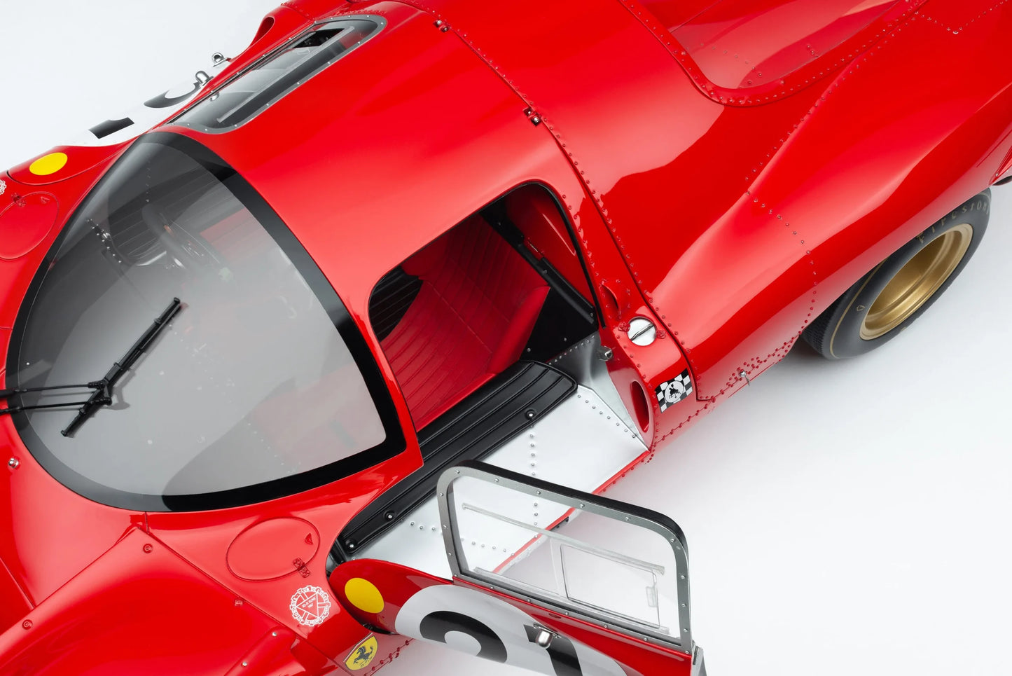 Amalgam 1/8 Ferrari 330 P4 #21 – 1967 Le Mans Race Car Model | Air Shipping from China