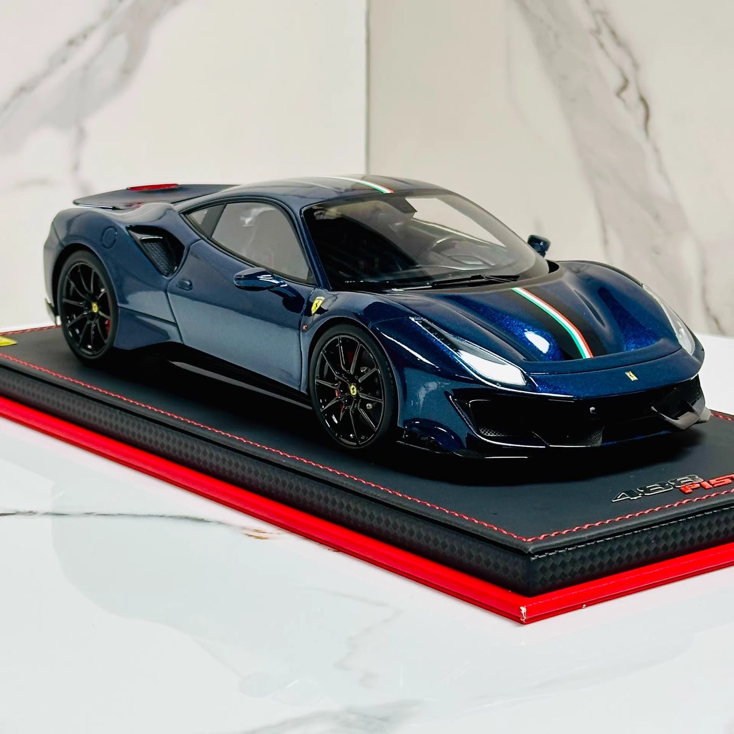 MR Collection 1/18 Ferrari 488 Pista Chameleon Purple Limited 01/03 Resin