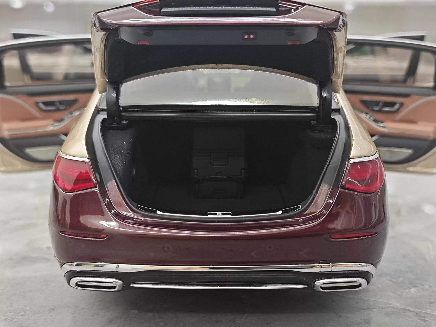 Almost Real 1/18 Mercedes-Maybach S680 Two-Tone Kalahari Gold Diecast Model