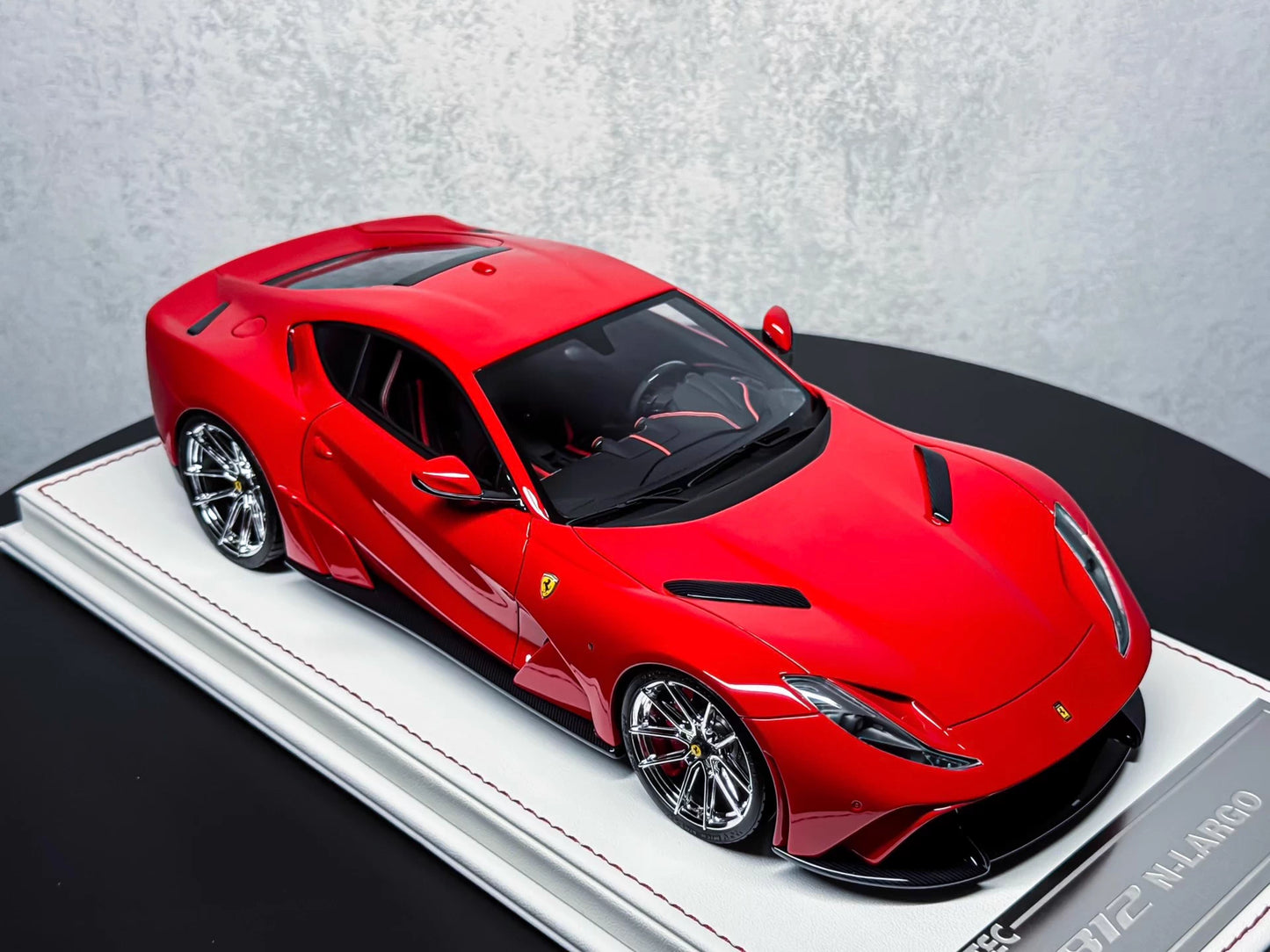 Davis & Giovanni 1/18 Ferrari 812 N-Largo Rosso Corsa Red Resin Model Limited 8