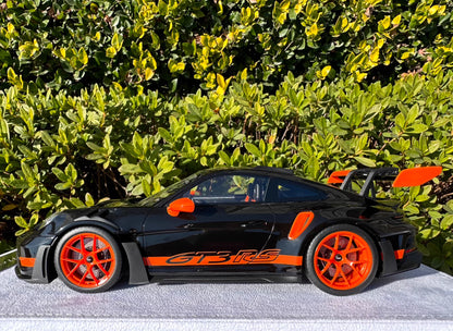 FuelMe 1/18 Porsche 911 (992) GT3 RS Weissach Black / Orange Resin Model