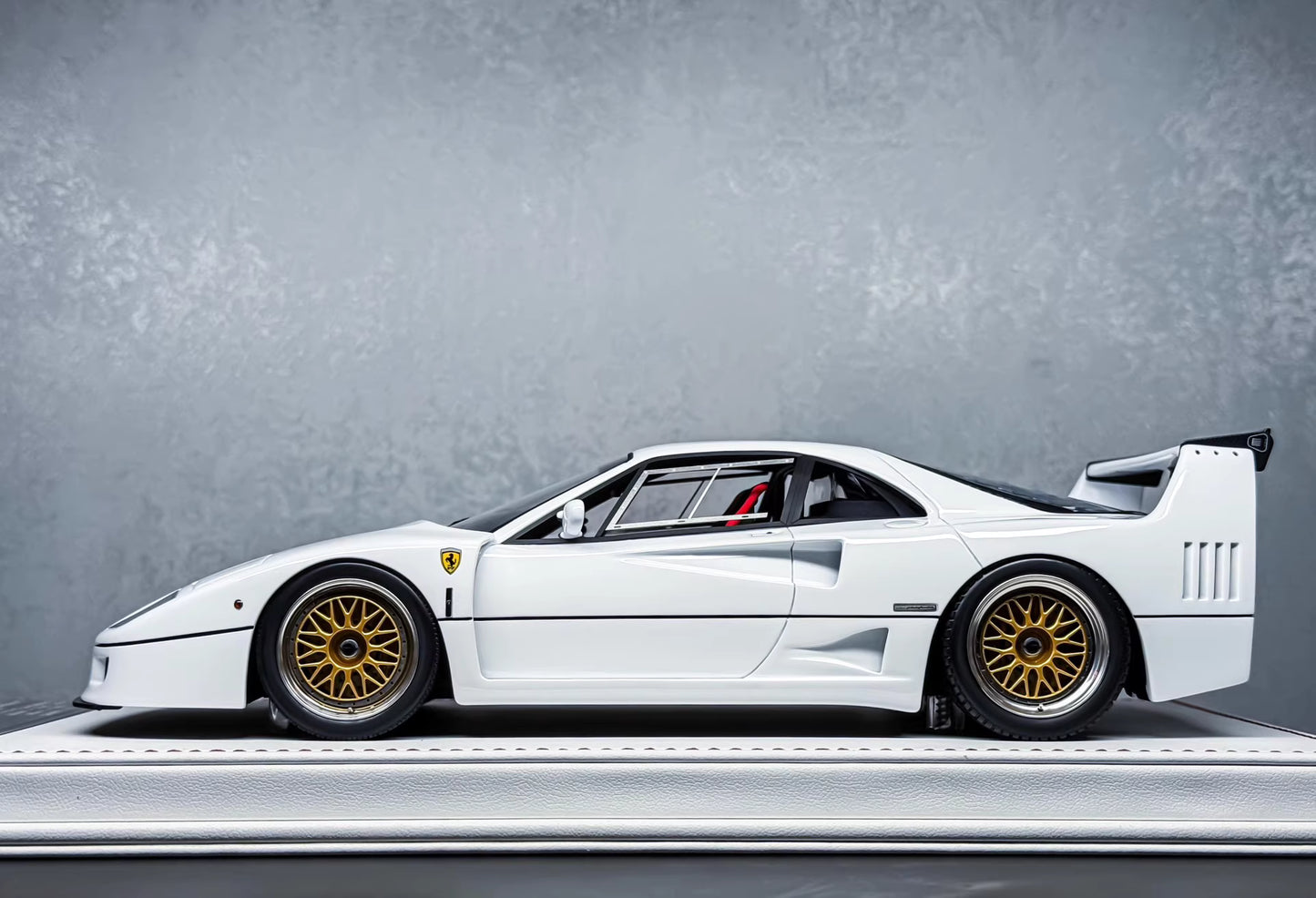 Davis & Giovanni 1/18 Ferrari F40 White Resin Model Red Interior BBS Wheels Limited 15