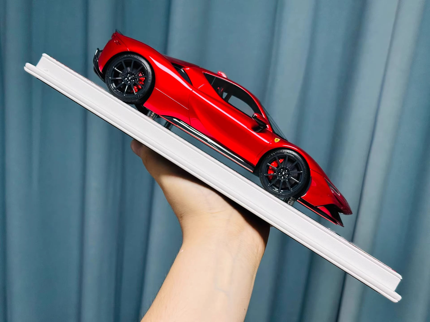 Davis & Giovanni 1/18 Ferrari SF90 Stradale Candy Red No.6/6 Carbon Wheels