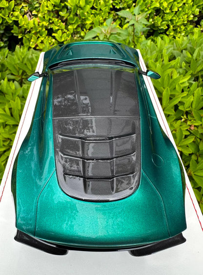 Runner 1/18 Aston Martin Valour Green Resin Model