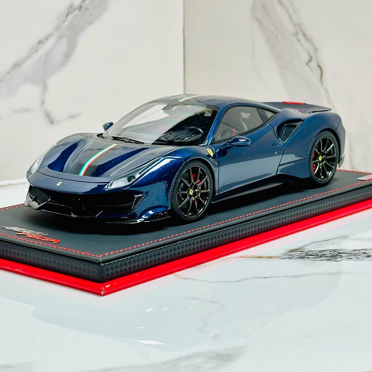 MR Collection 1/18 Ferrari 488 Pista Chameleon Purple Limited 01/03 Resin