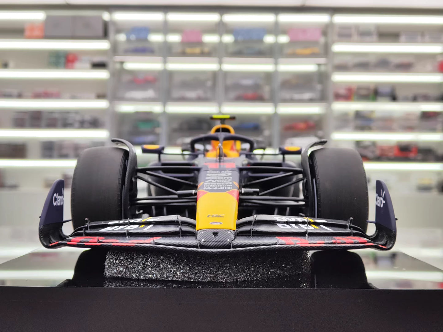 Amalgam 1/18 Red Bull Racing RB19 – 2023 Season Livery Model | Air Shipping from China