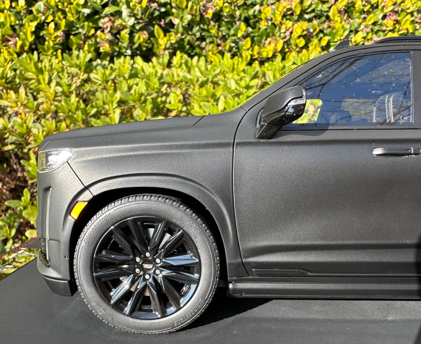BBA Model 1/18 Cadillac Escalade Luxury Edition Matte Black Resin Model