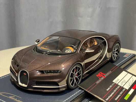 MR Collection Models 1/18 Bugatti Chiron · Exposed Carbon