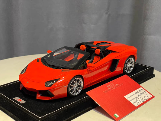 MR Collection Models 1/18 Lamborghini Aventador LP700-4 Roadster · Pearl Orange Red