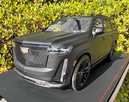 BBA Model 1/18 Cadillac Escalade Luxury Edition Matte Black Resin Model