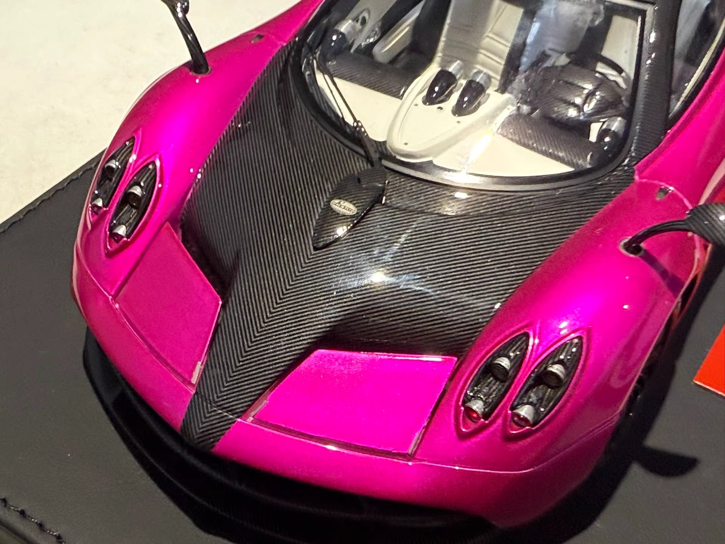 BBR 1/18 Pagani Huayra Roadster Resin Model Electric Pink Limited Edition