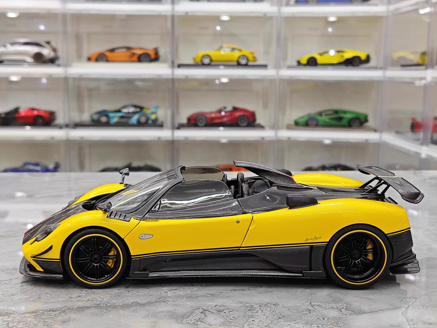 Almost Real 1/18 Pagani Zonda Cinque Yellow Carbon Diecast Model