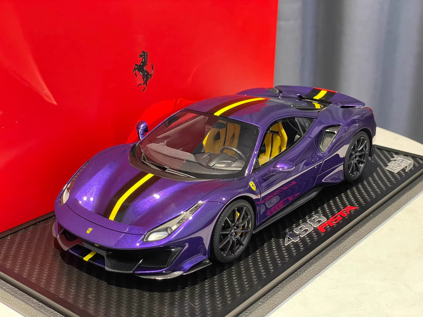 BBR 1/18 Ferrari 488 Pista · Viola with Yellow Stripe