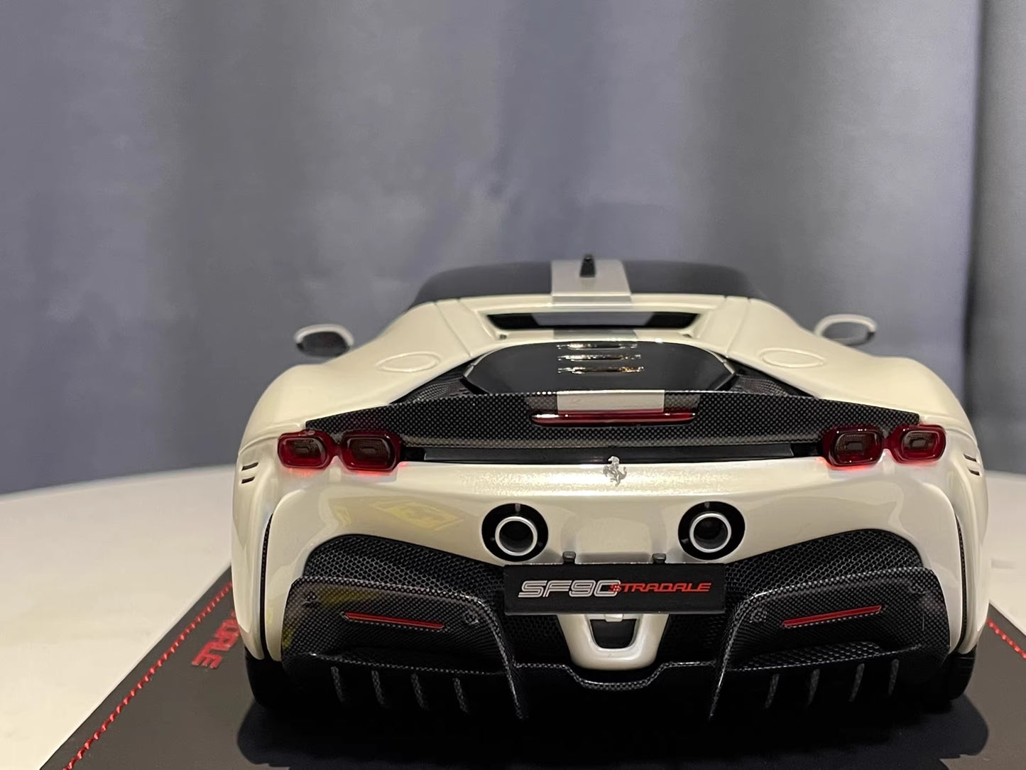 BBR 1/18 Ferrari SF90 Stradale · Pearl White