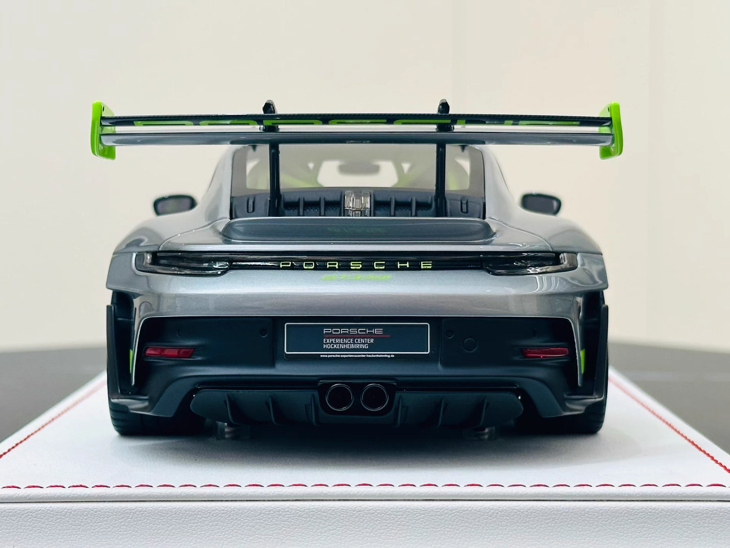 Davis & Giovanni 1/18 Porsche 911 GT3 RS 992.1 GT Silver Acid Green Wheels