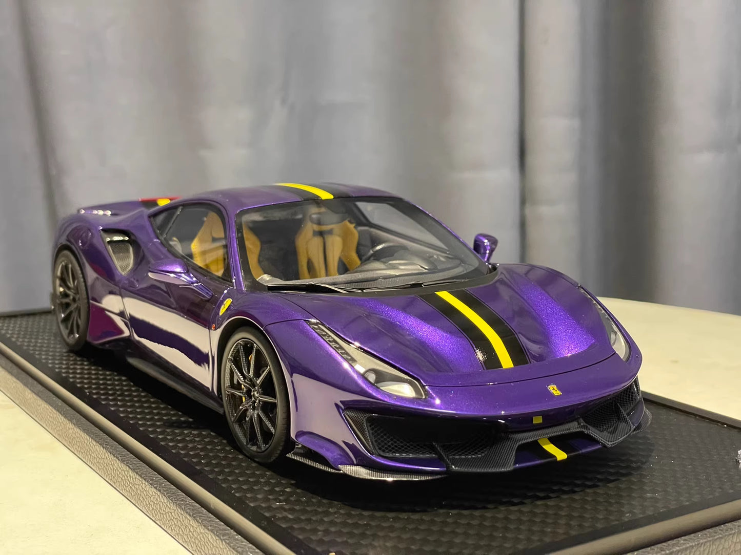 BBR 1/18 Ferrari 488 Pista · Viola with Yellow Stripe