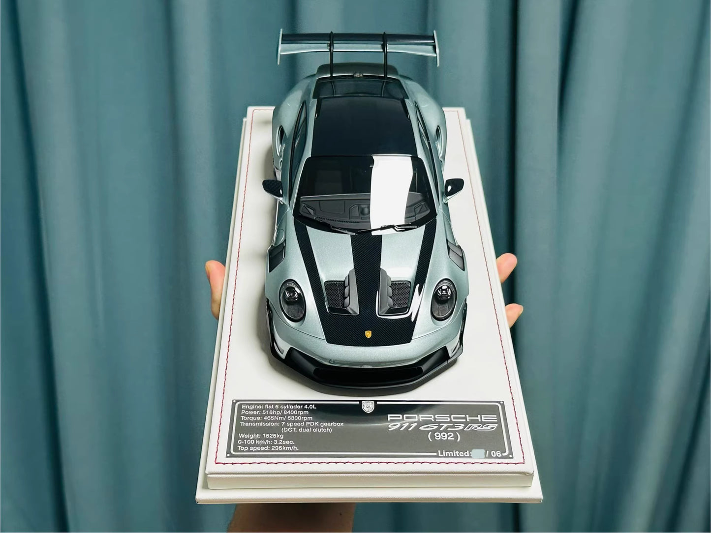 Davis & Giovanni 1/18 Porsche 911 GT3 RS 992.1 PTS Metallic Grey Green | LE 6