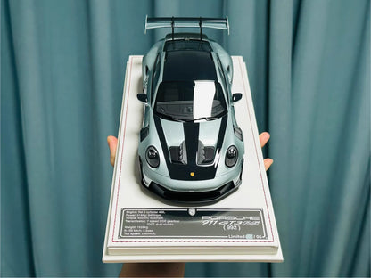 Davis & Giovanni 1/18 Porsche 911 GT3 RS 992.1 PTS Metallic Grey Green | LE 6
