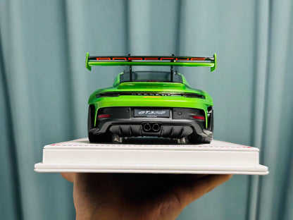 Davis & Giovanni 1/18 Porsche 911 GT3 RS 992.1 AW Green | Limited 12