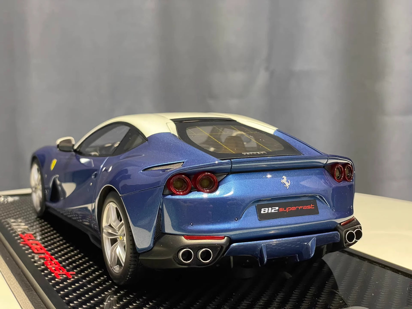 BBR 1/18 Ferrari 812 Superfast · Metallic Blue with White Roof