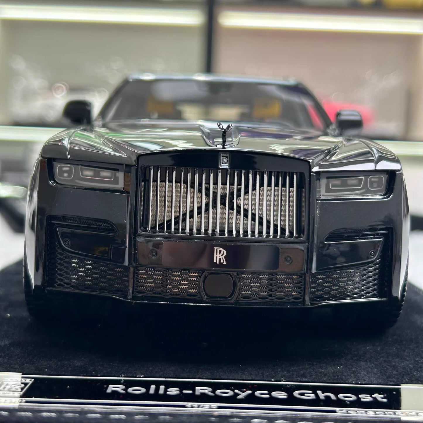 HH 1:18 Rolls-Royce Ghost Black Badge (2024) Limited Resin Model · Gloss Black