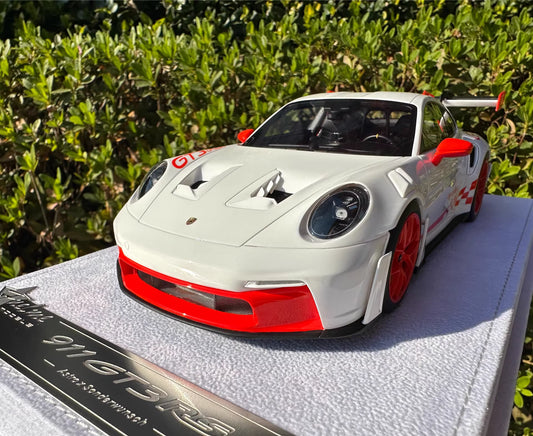 FuelMe 1/18 Porsche 911 GT3 RS (992) White / Red Resin Model