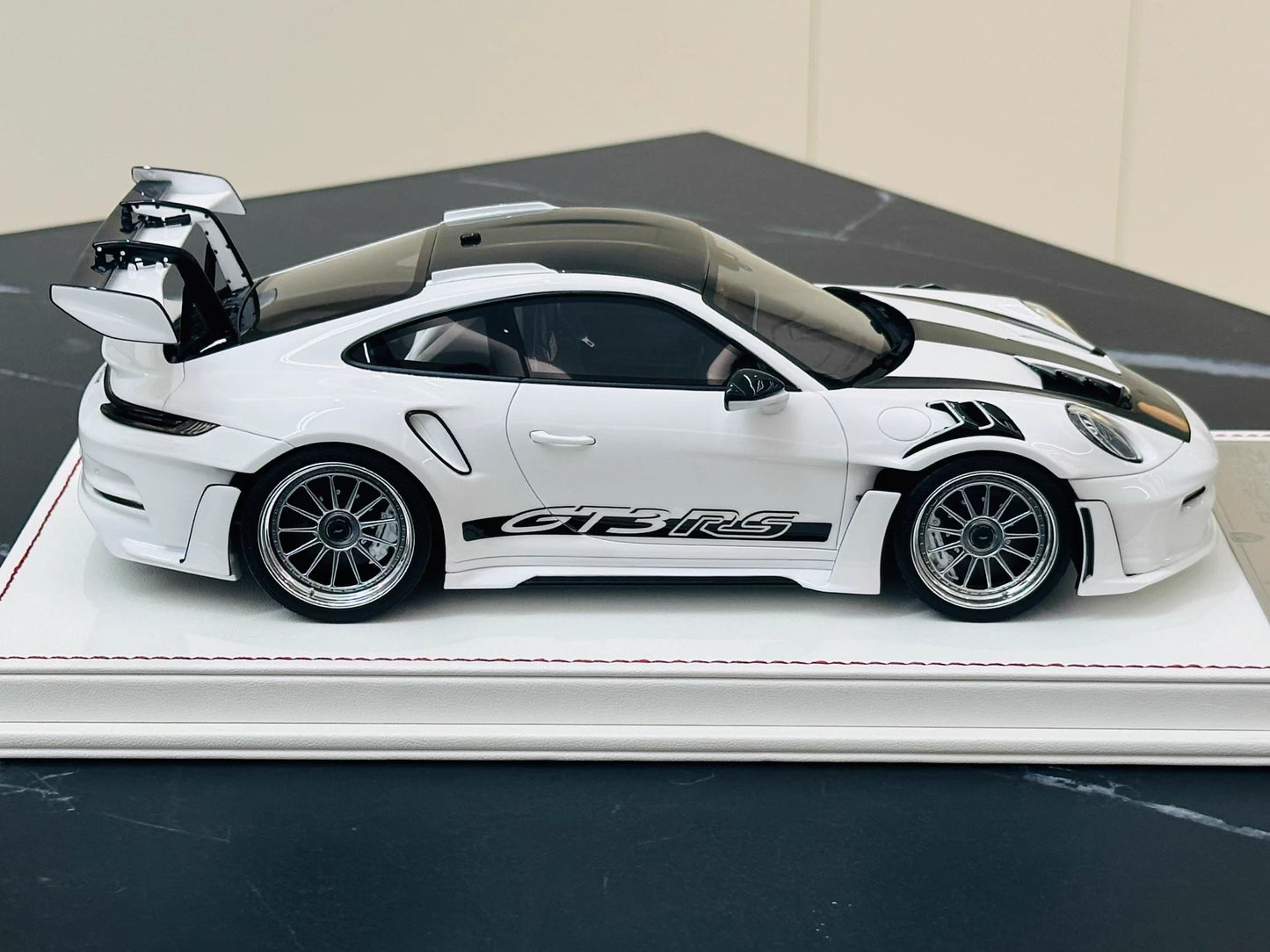 Davis & Giovanni 1/18 Porsche 911 GT3 RS 992.1 Polar White Weissach Silver Wheels Limited 10 pcs