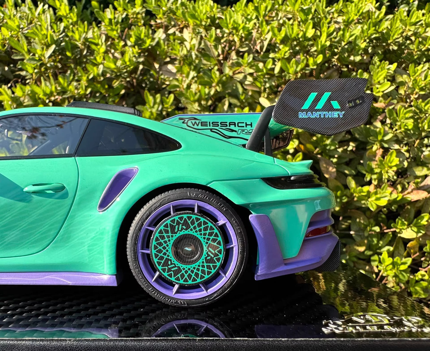 VIP 1/18 Porsche 911 (992) GT3 RS MR Mint Green Resin Model (VIP1806110)