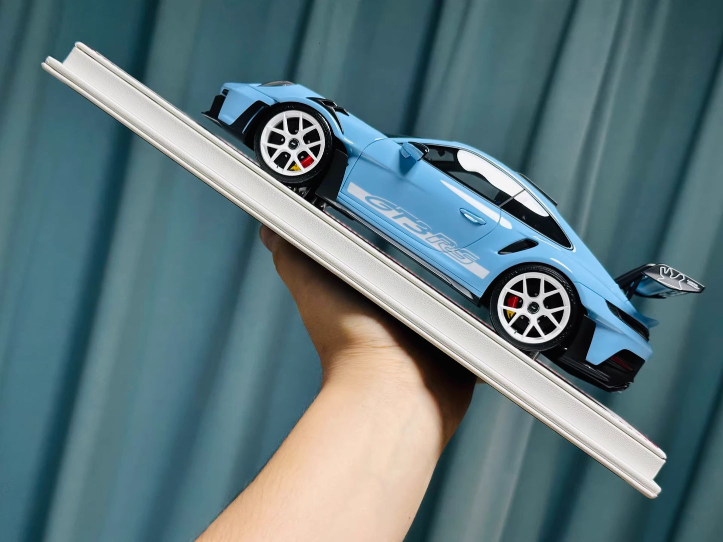 Davis & Giovanni 1/18 Porsche 911 GT3 RS 992.1 PTS Meissen Blue | Limited 30