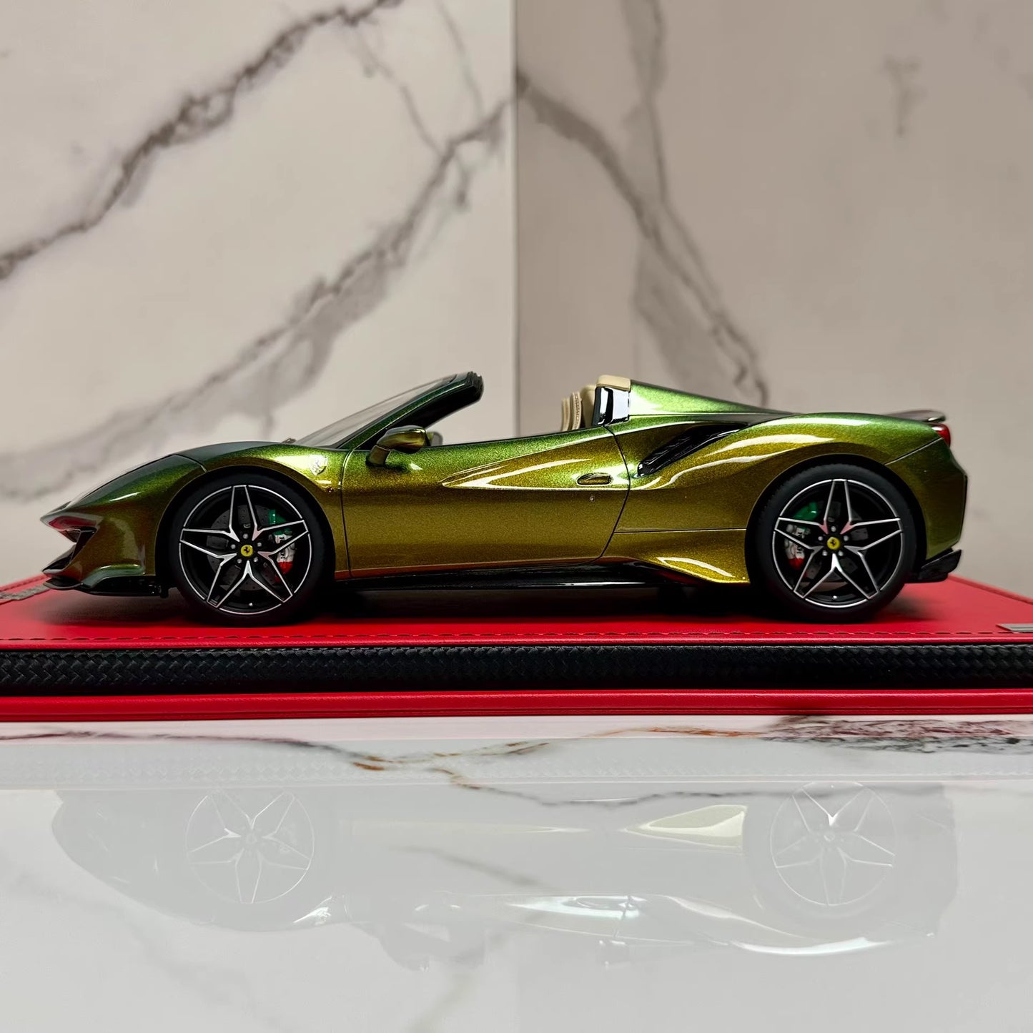 MR Collection 1/18 Ferrari 488 Pista Spider Chameleon Green Limited 01/03 Resin
