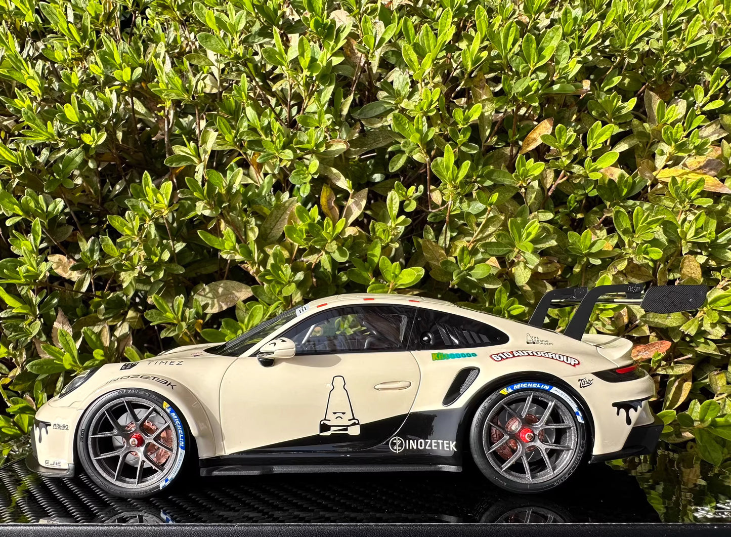 VIP Model 1/18 Porsche 911 GT3 RS (992) “010Racing / Inozetek” Resin Model